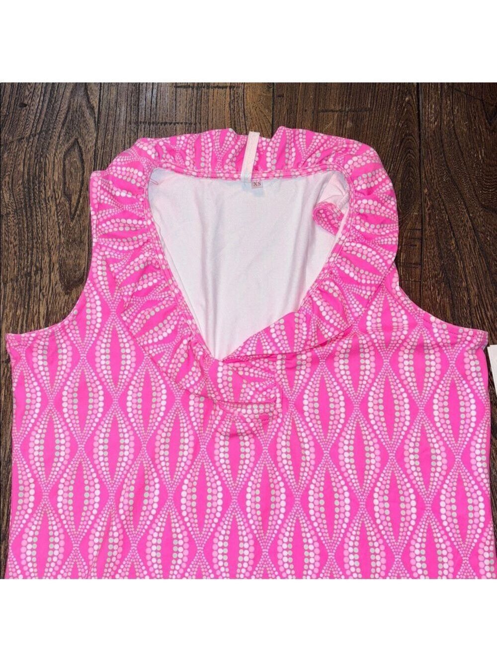 Lulu B Ruffle Neck Sleeveless Top Pink Dots Stretch NWT Size XS - Picture 5 of 8